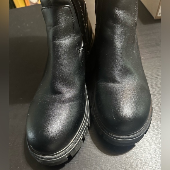 Knee high size 9 Steve Madden boots - Picture 5 of 6